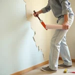 Jak położyć tapetę? Przewodnik krok po kroku do sukcesu