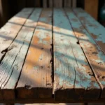 Jak postarzyć drewno? Sposoby, narzędzia i efekty