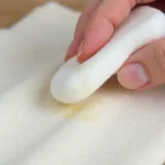 Jak usunąć klej z ubrania? Sprawdzone metody i porady