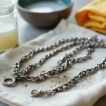 Jak wyczyścić poczerniałe srebro? Skuteczne metody i porady